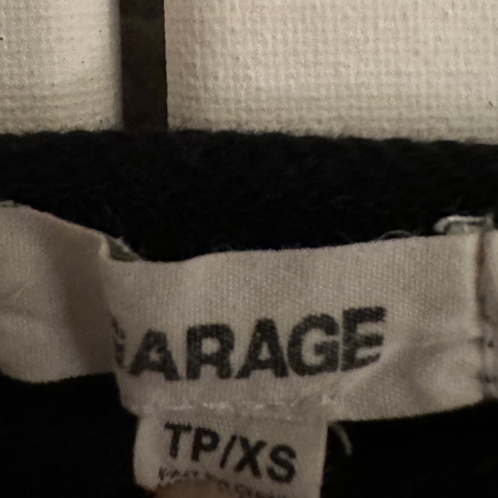 GARAGE Cropped open neck sweatshirt
Size XS
Black - Picture 3 of 5